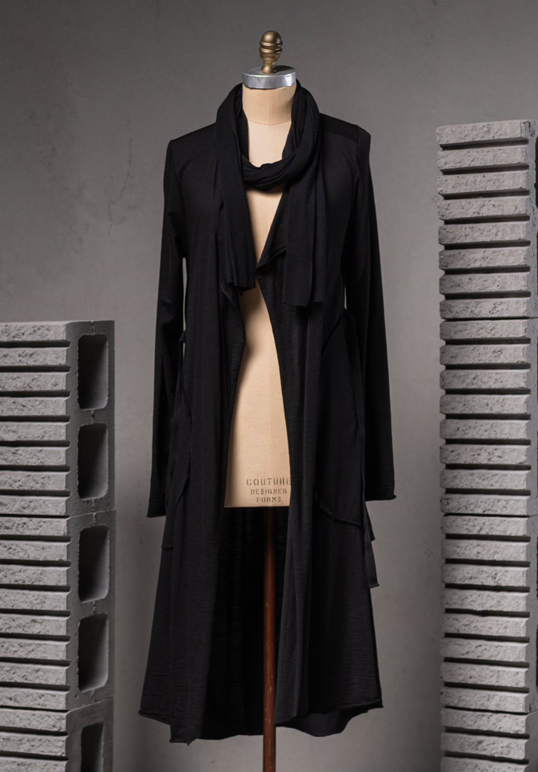 Facade coat black merino