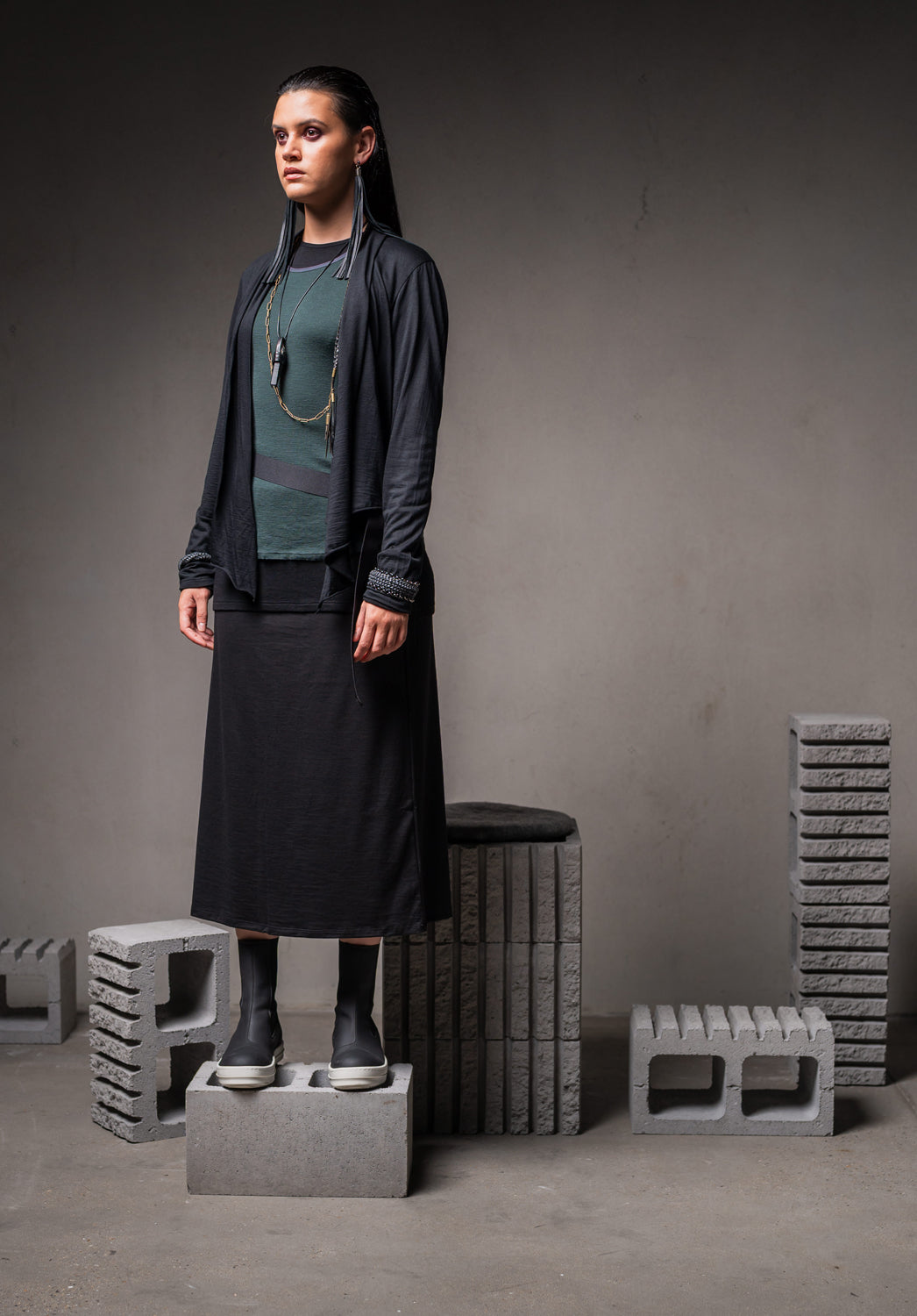 Wool Thea skirt black