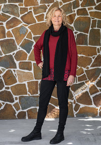 Luna Gallery - Wobble Knit Scarf - black, ruby or bone