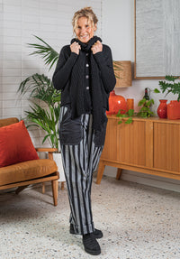 Luna Gallery - Wobble Knit Scarf - black, ruby or bone