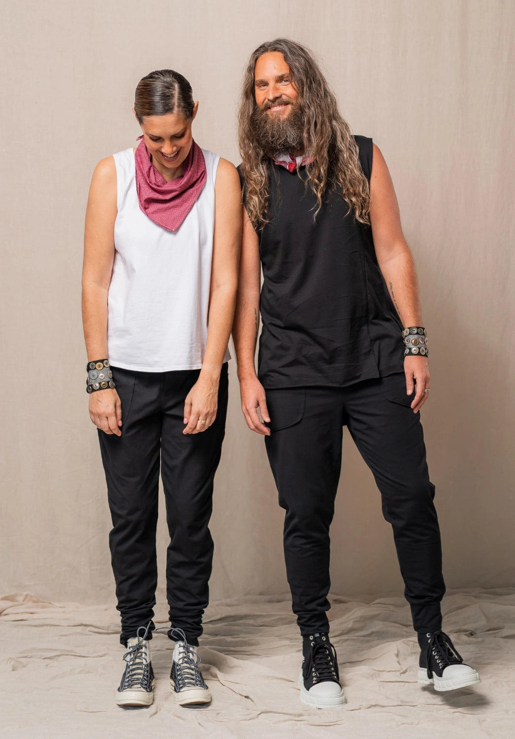 Parallel pants black organic cotton