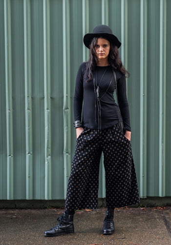 Multitude top black bamboo