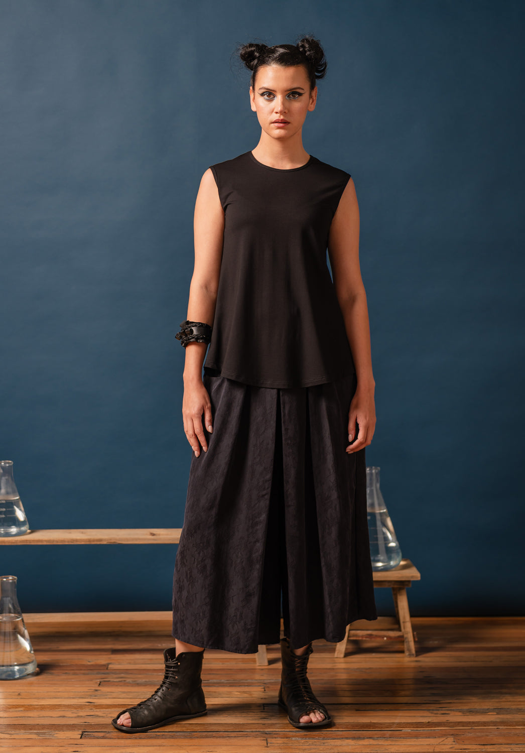 Nancy top black bamboo