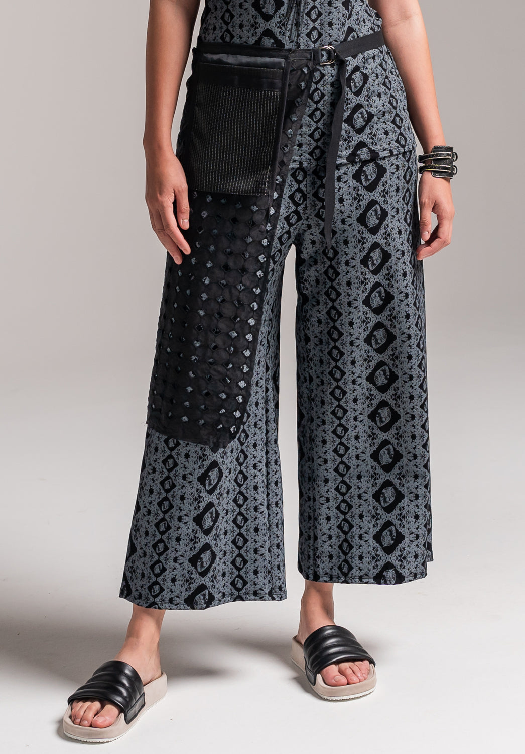 Ranticulated Apron