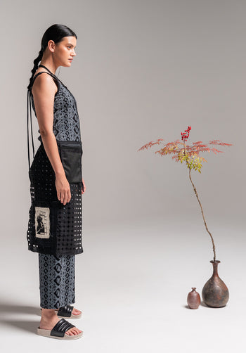 Greta singlet black Lacey Leaf Print