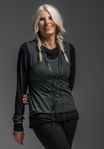 Subtle top black bamboo